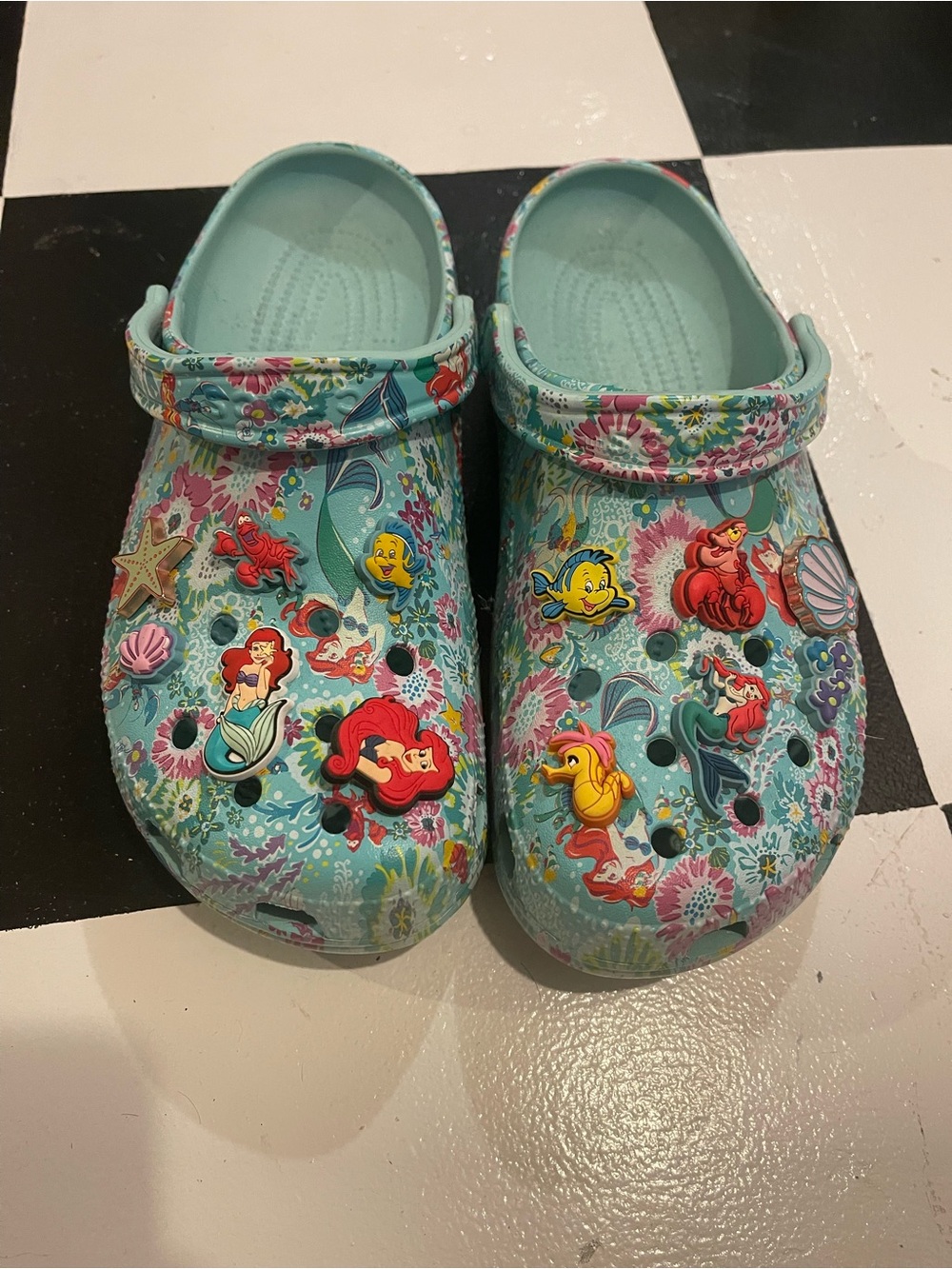 CROCS LIMITED EDITION adult The Little Mermaid Clog with Character Jibbitz